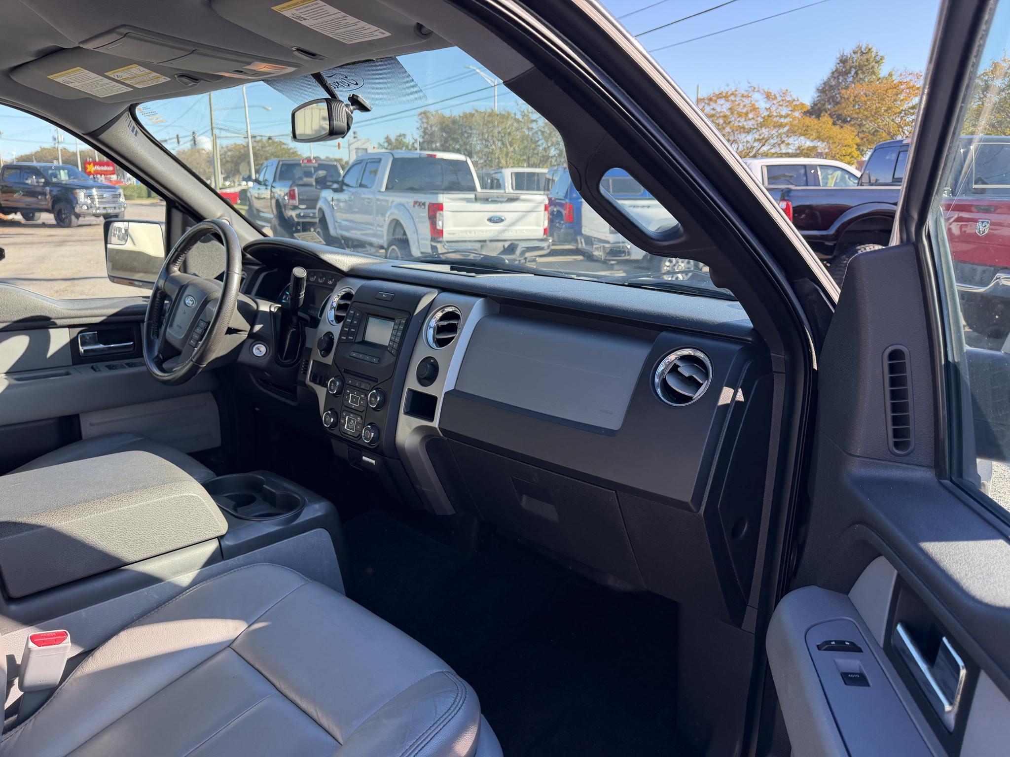 Ford F-150 4WD SuperCrew 145" XLT 2014