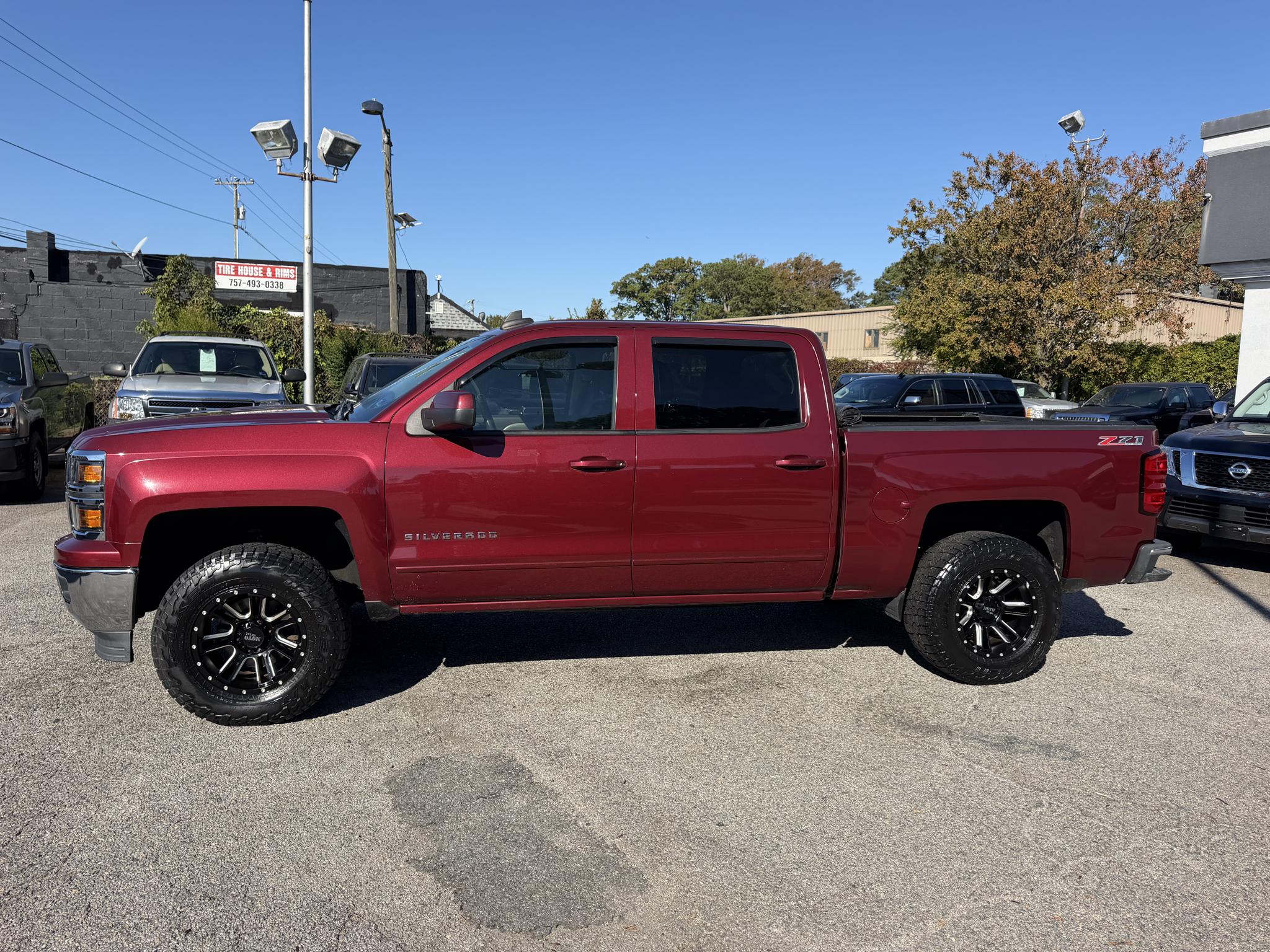 Chevrolet Silverado 1500 4WD Crew Cab 143.5" LT w/2LT 2015
