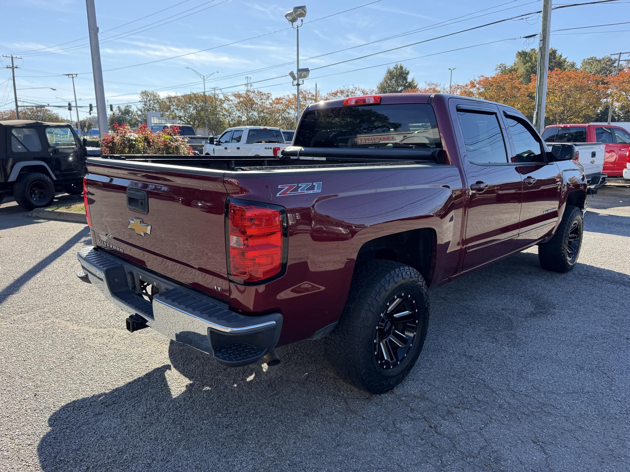 Chevrolet Silverado 1500 4WD Crew Cab 143.5" LT w/2LT 2015