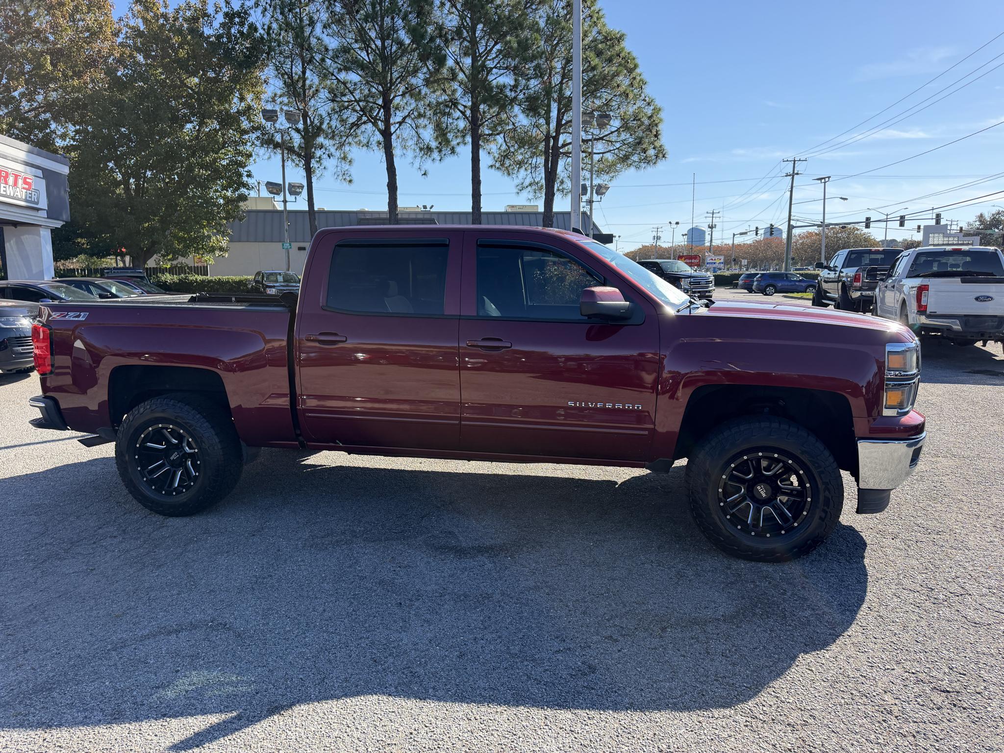 Chevrolet Silverado 1500 4WD Crew Cab 143.5" LT w/2LT 2015