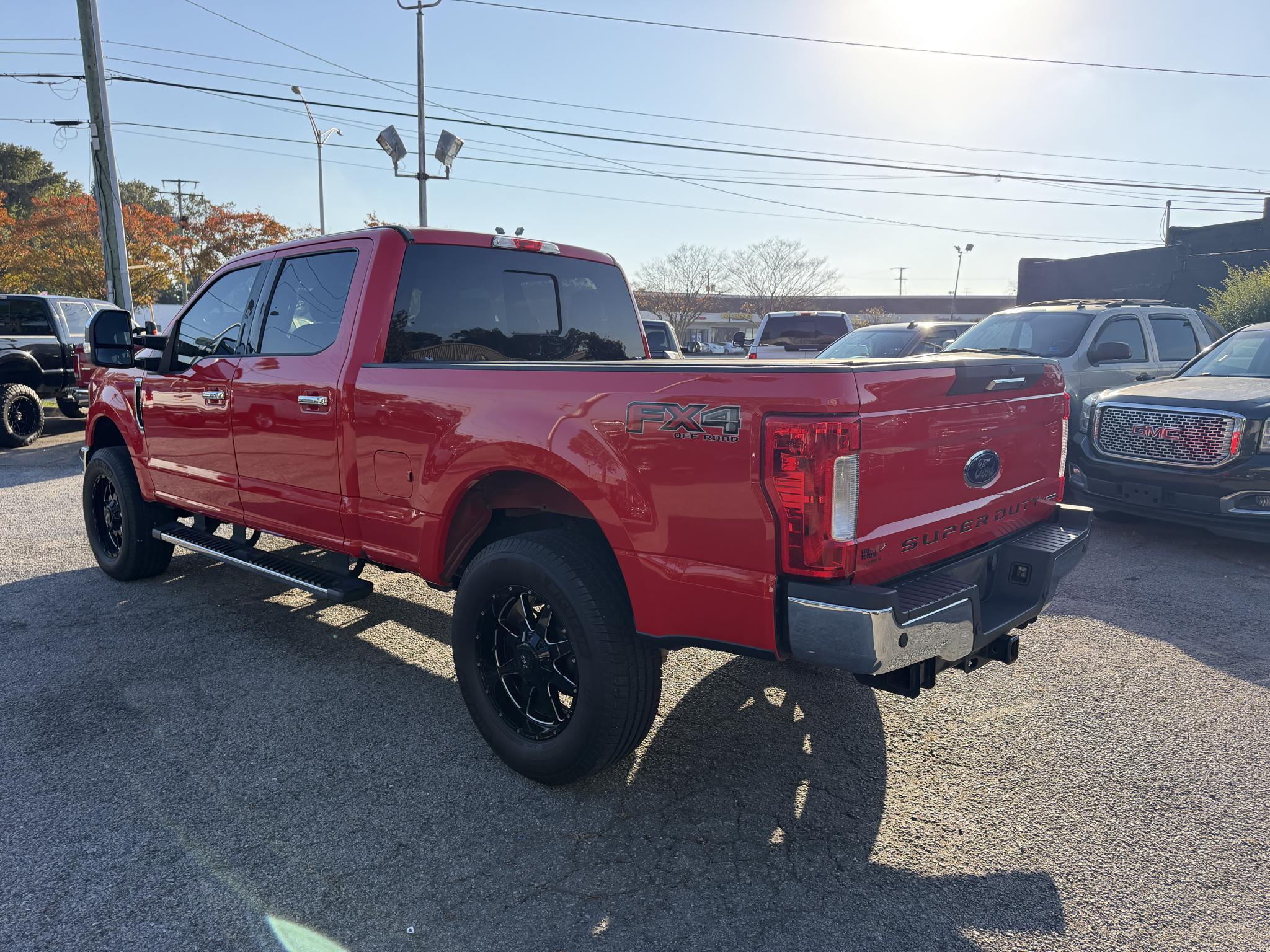Ford Super Duty F-250 SRW Lariat 4WD Crew Cab 6.75' Box 2017