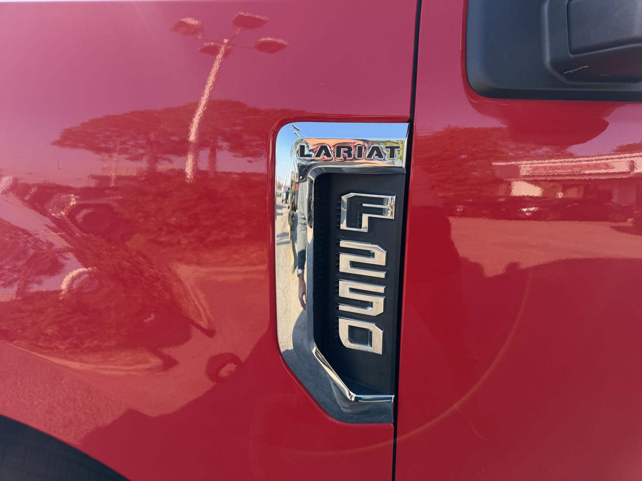 Ford Super Duty F-250 SRW Lariat 4WD Crew Cab 6.75' Box 2017