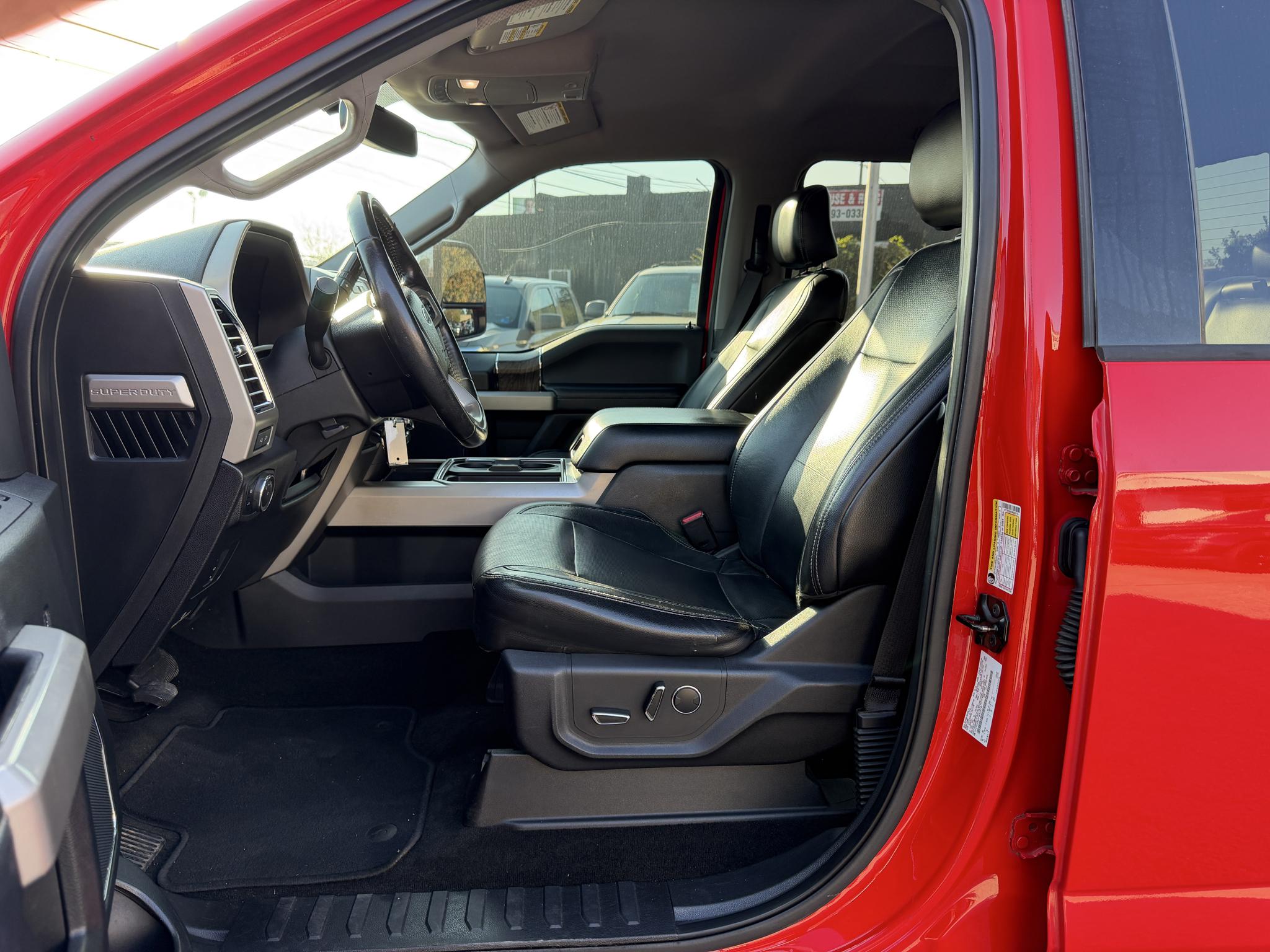 Ford Super Duty F-250 SRW Lariat 4WD Crew Cab 6.75' Box 2017