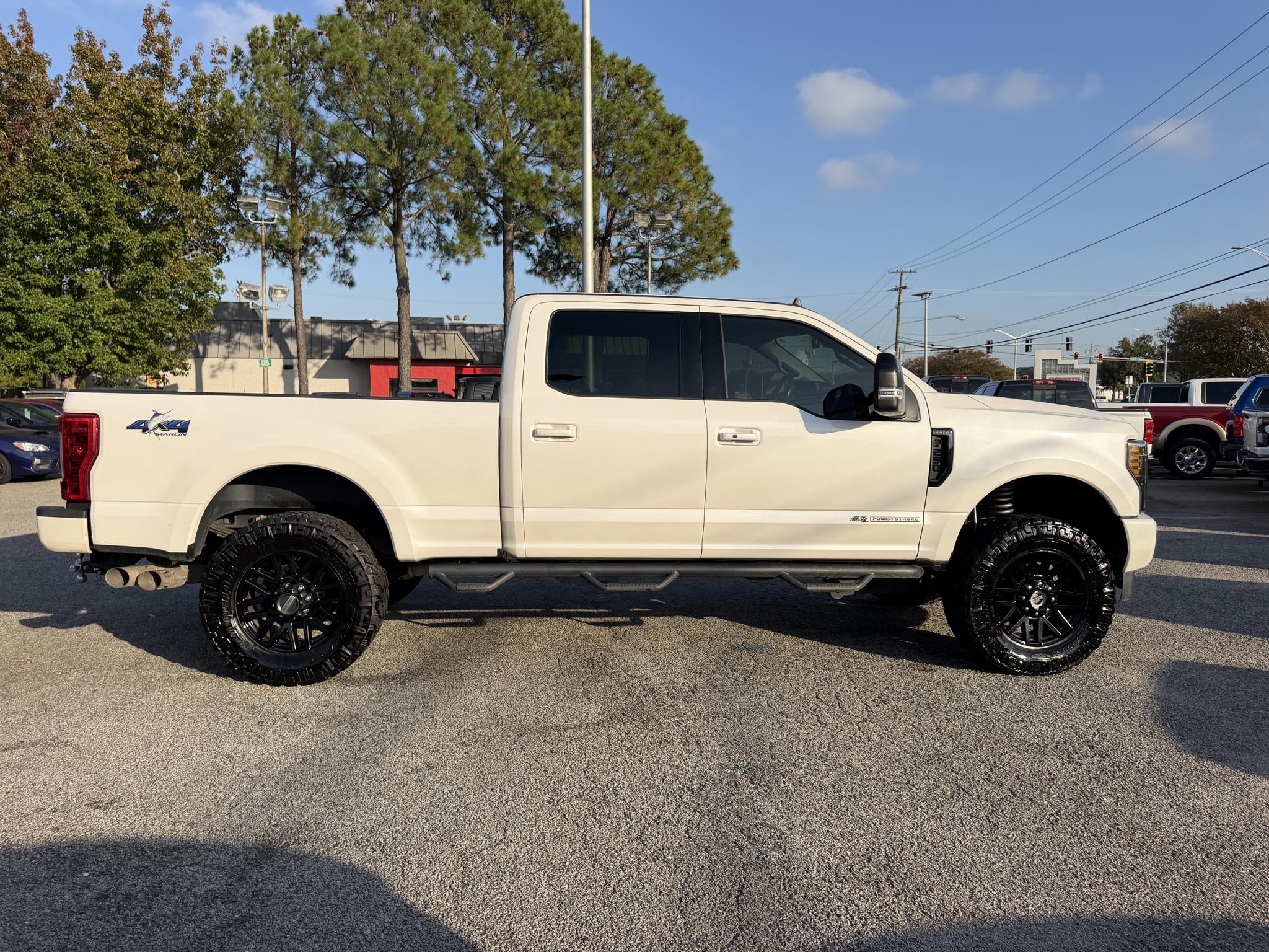 Ford Super Duty F-250 SRW Lariat 4WD Crew Cab 6.75' Box 2019
