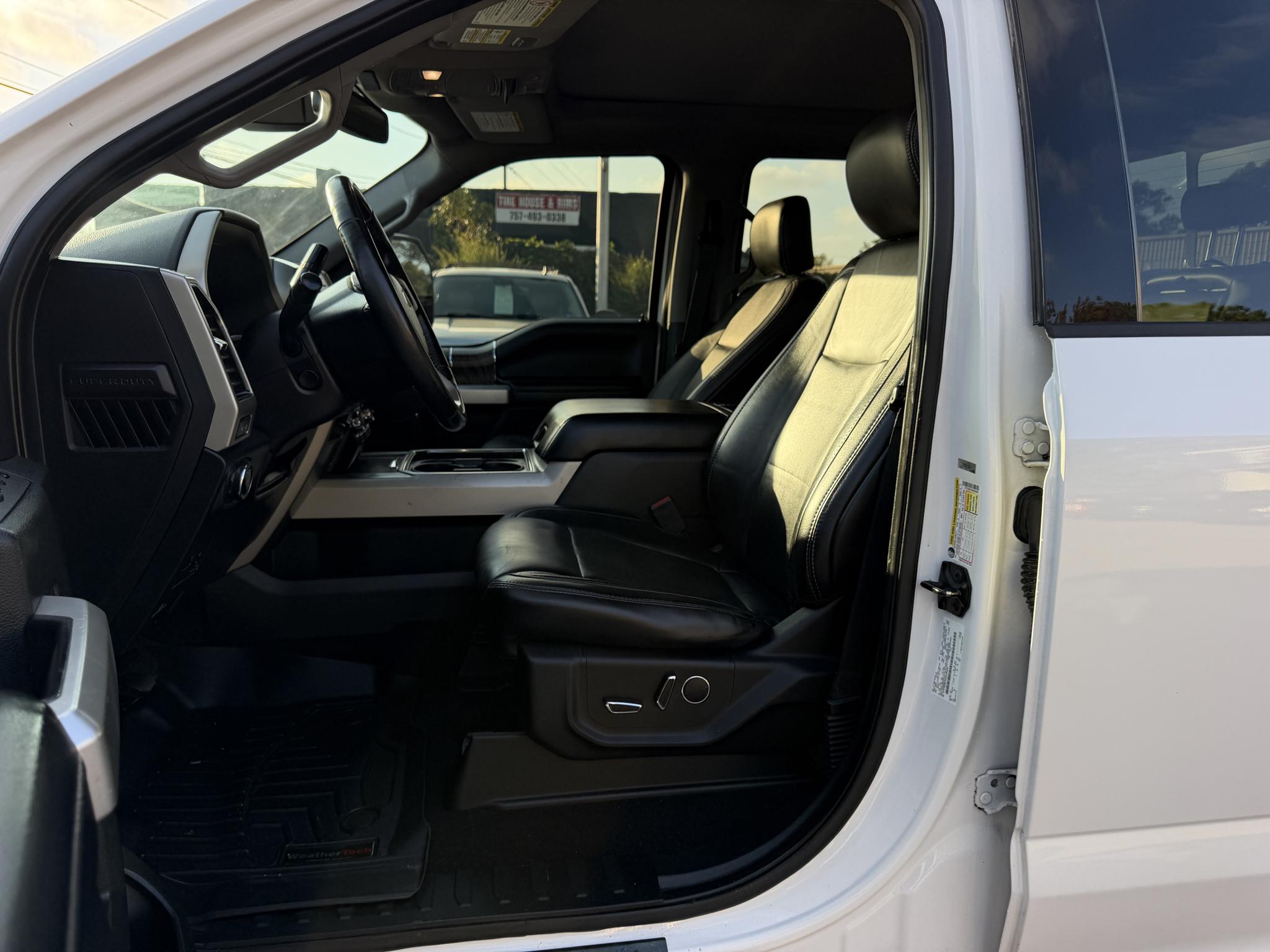 Ford Super Duty F-250 SRW Lariat 4WD Crew Cab 6.75' Box 2019