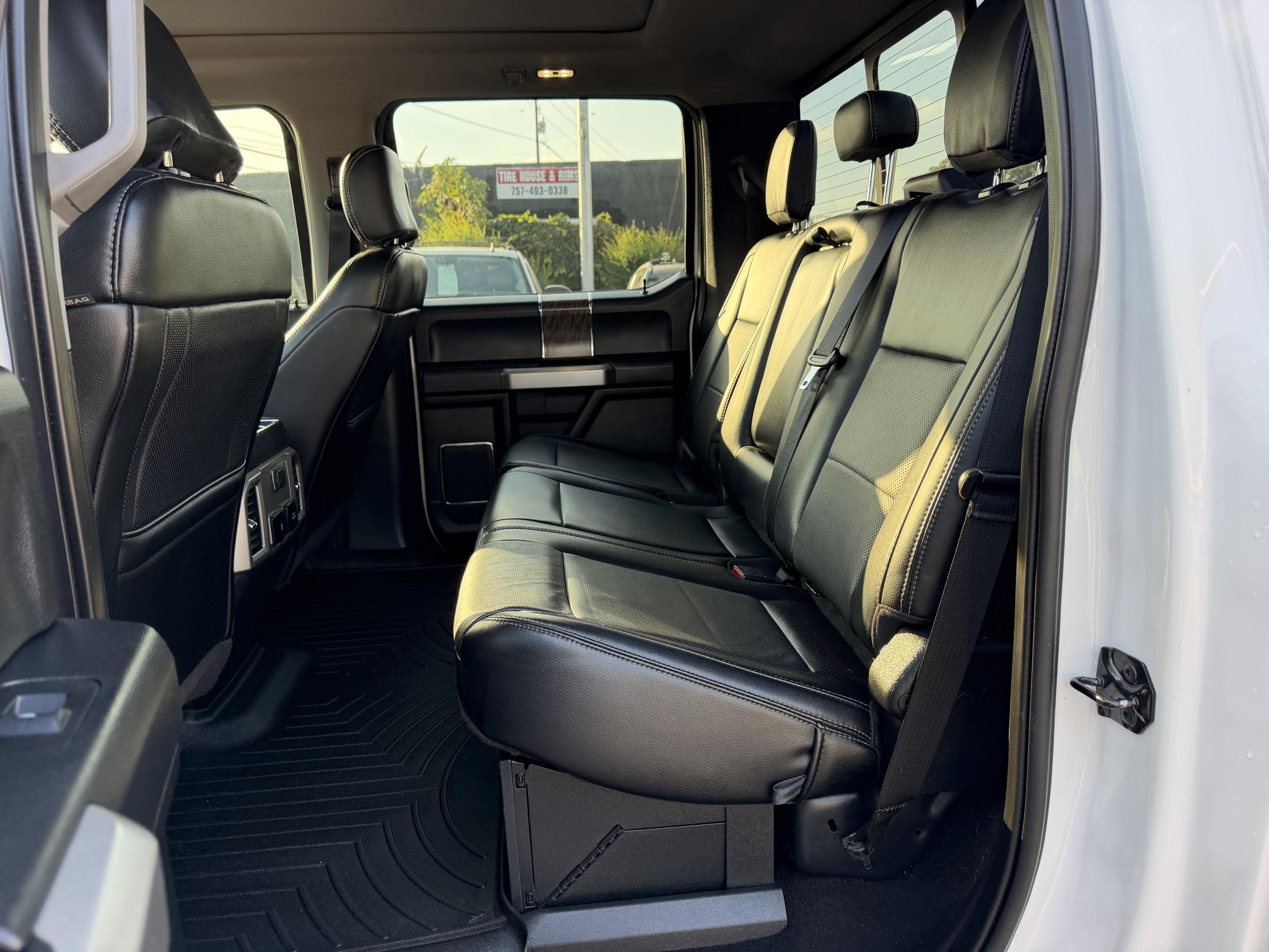 Ford Super Duty F-250 SRW Lariat 4WD Crew Cab 6.75' Box 2019