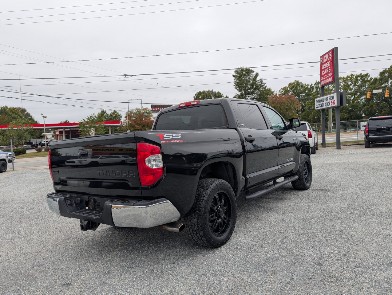 2015 Toyota Tundra SR5 CrewMax photo 3