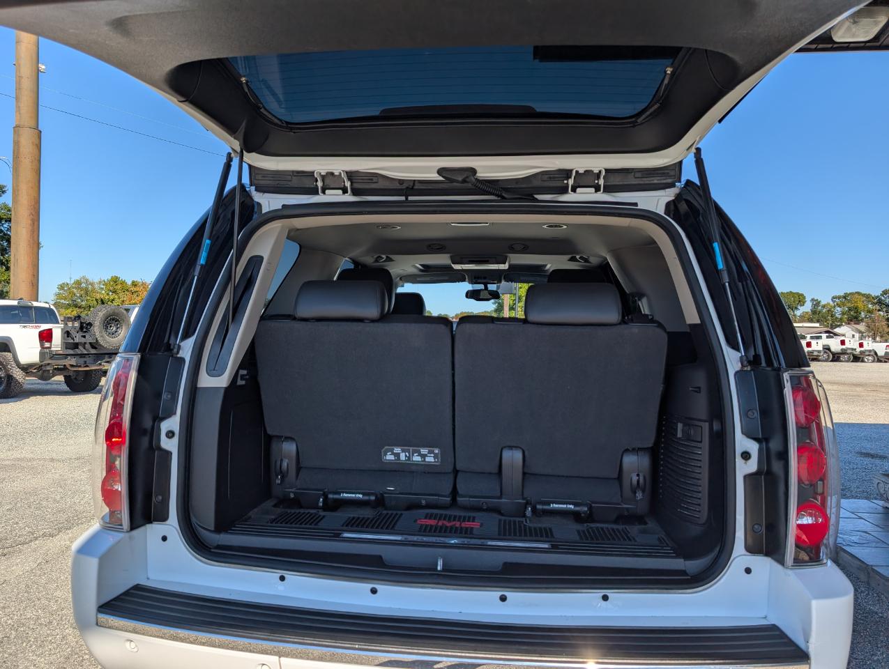GMC Yukon Denali 2013