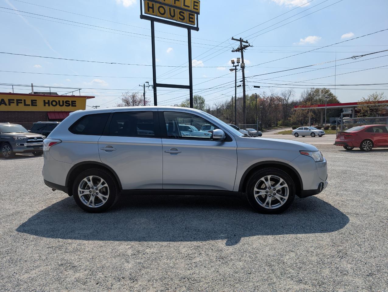 Mitsubishi Outlander SE 2015