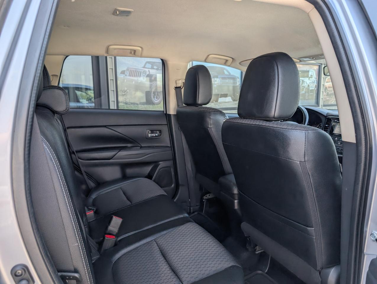 Mitsubishi Outlander SE 2015