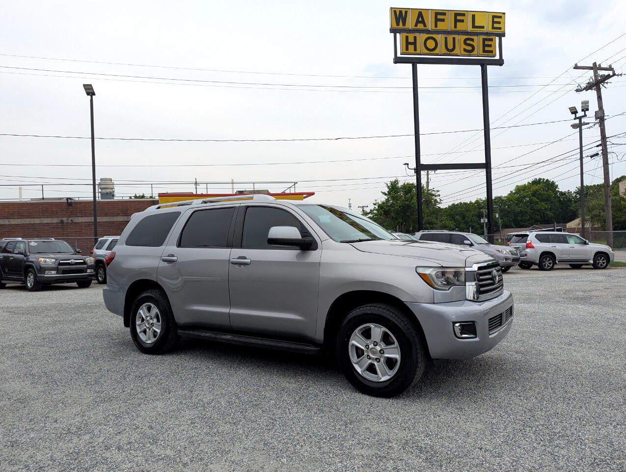 2019 Toyota Sequoia SR5 photo 3