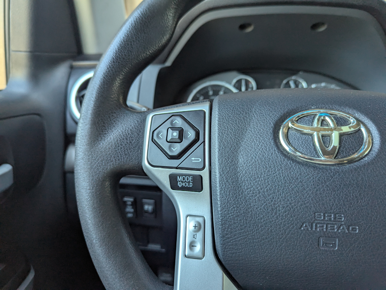 Toyota Tundra SR5 Double Cab 4WD 2016 Toyota Tundra SR5 Double Cab 4WD 2016