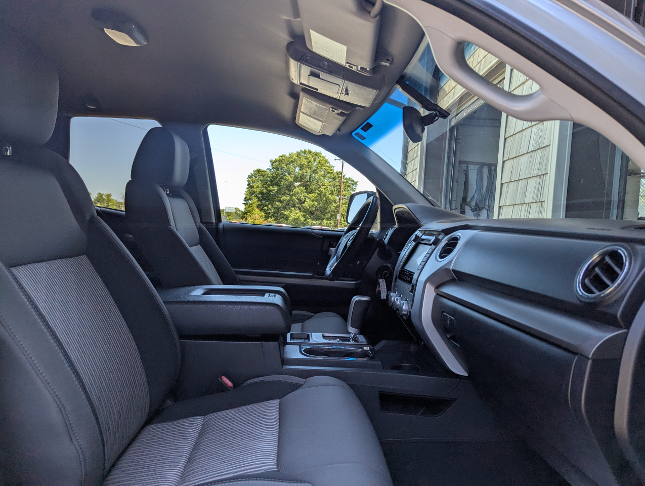 Toyota Tundra SR5 Double Cab 4WD 2016 Toyota Tundra SR5 Double Cab 4WD 2016