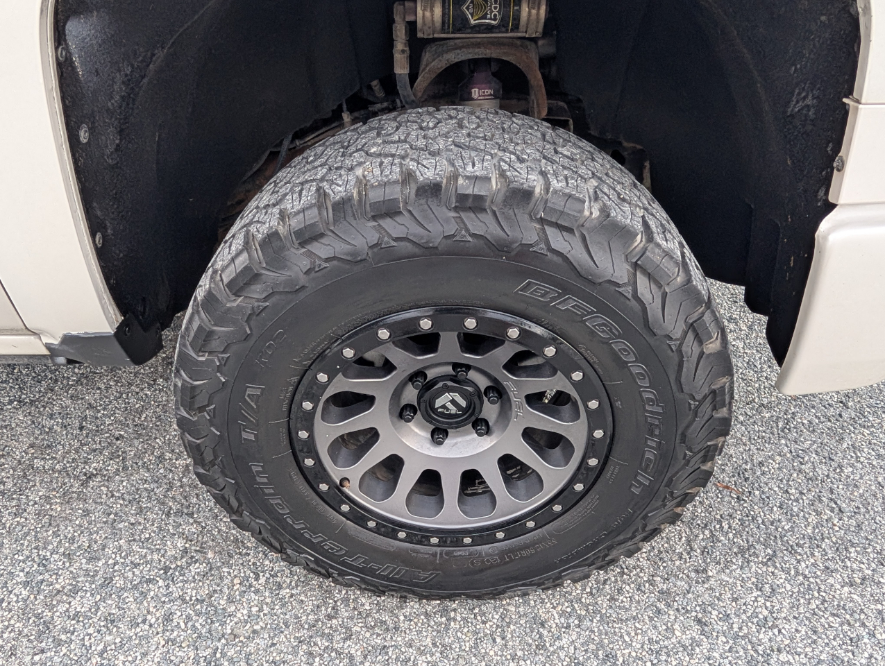 2014 Chevrolet Silverado 1500 High Country photo 4