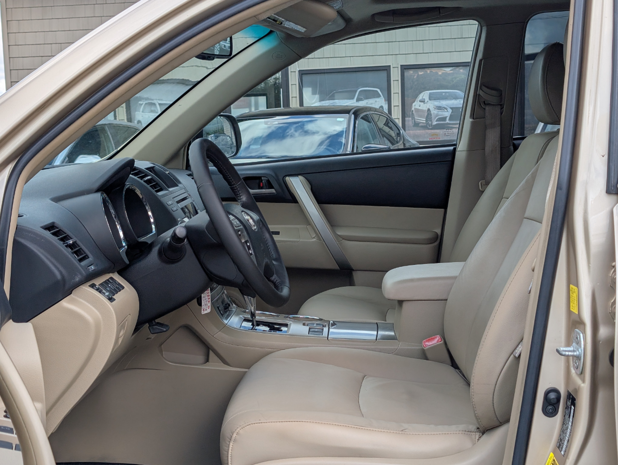 2011 Toyota Highlander Hybrid Base SE photo 13