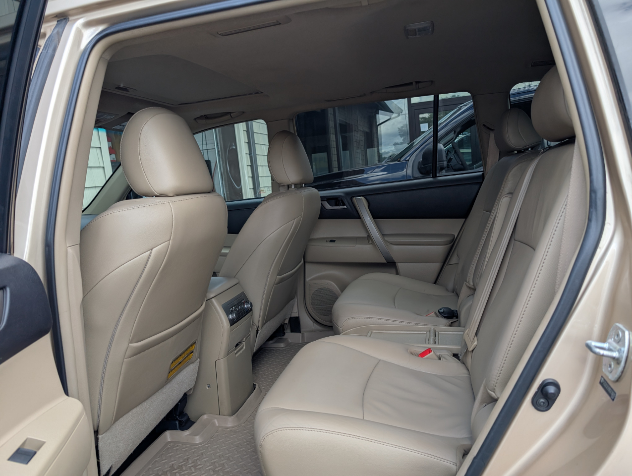 2011 Toyota Highlander Hybrid Base SE photo 16