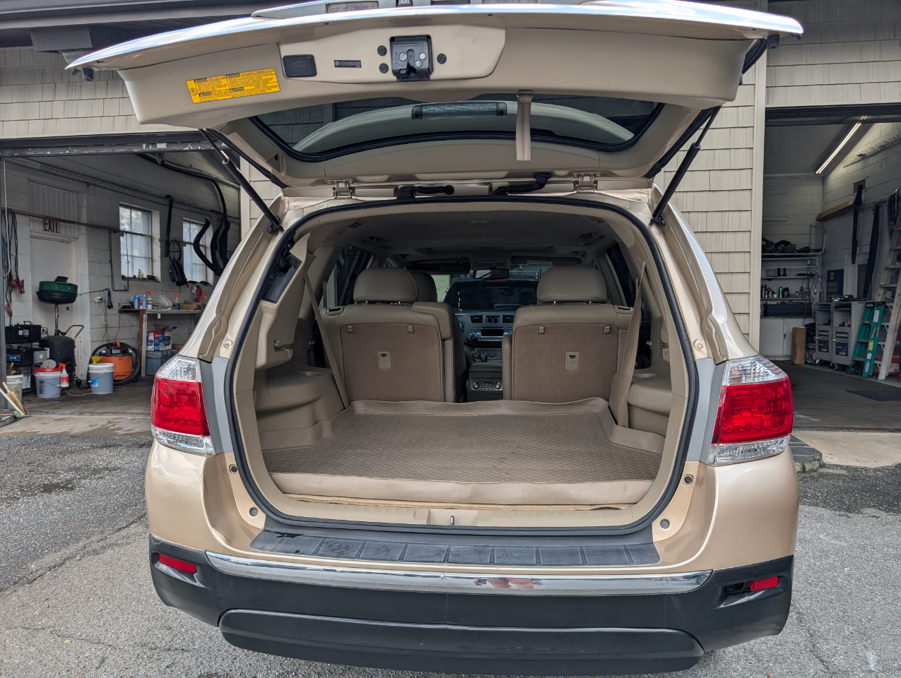 2011 Toyota Highlander Hybrid Base SE photo 20