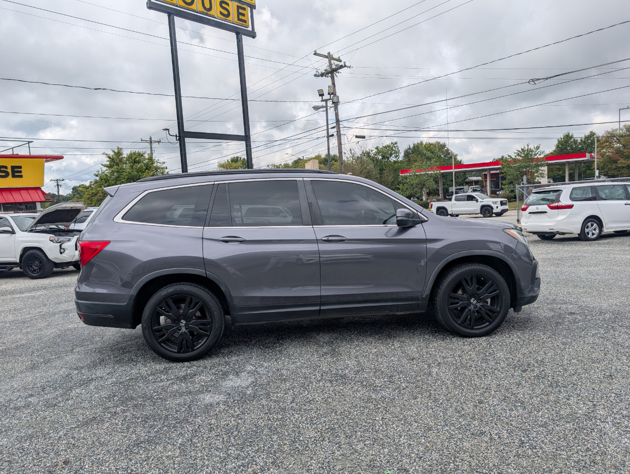 2021 Honda Pilot Special Edition photo 2