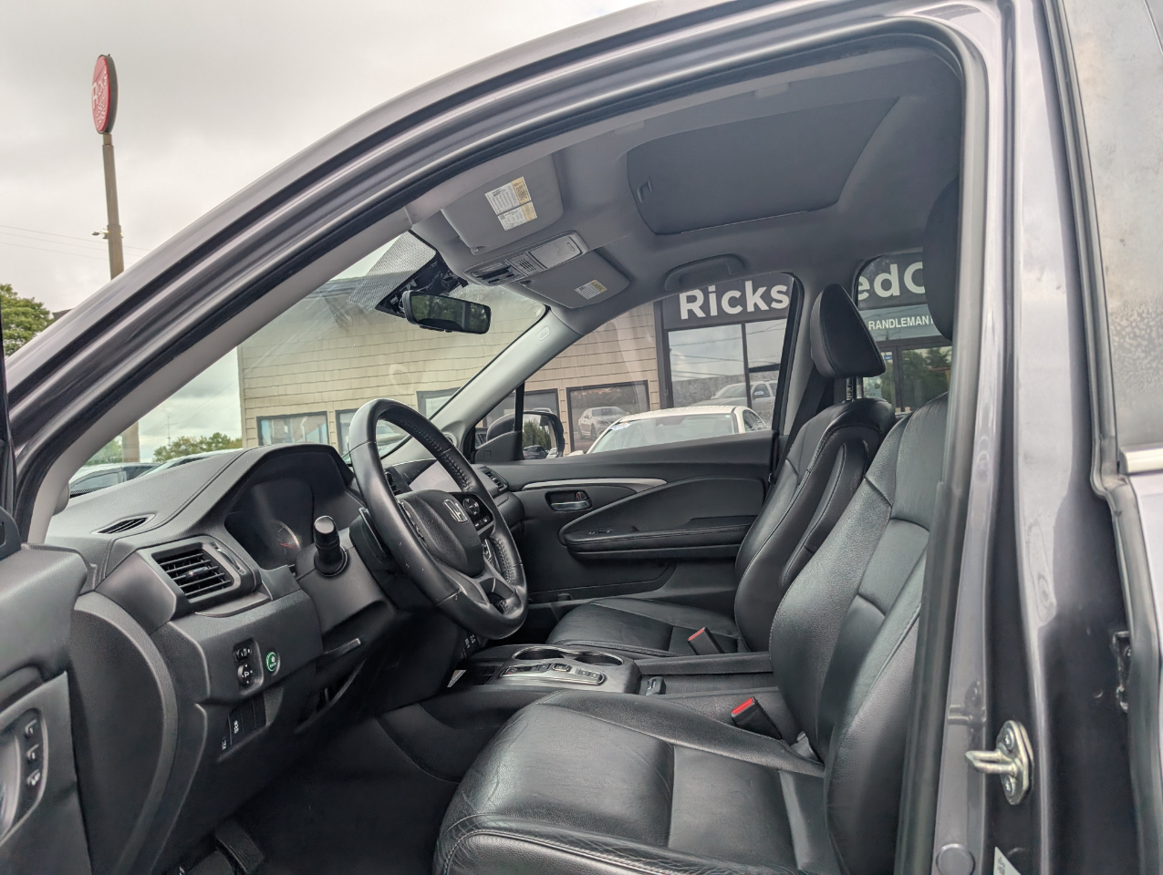 2021 Honda Pilot Special Edition photo 10