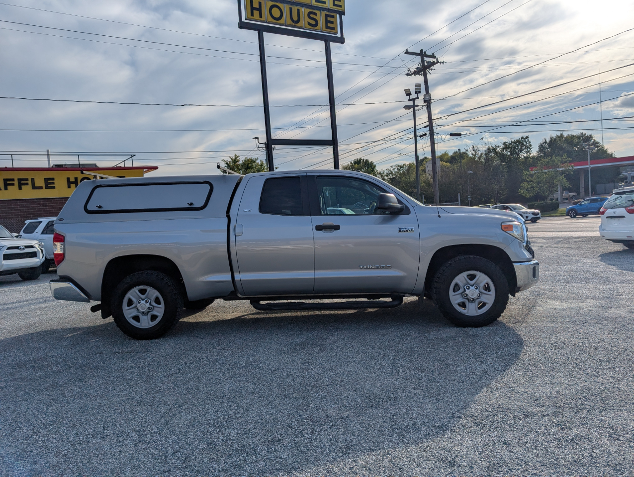 2014 Toyota Tundra SR5 Double Cab photo 5