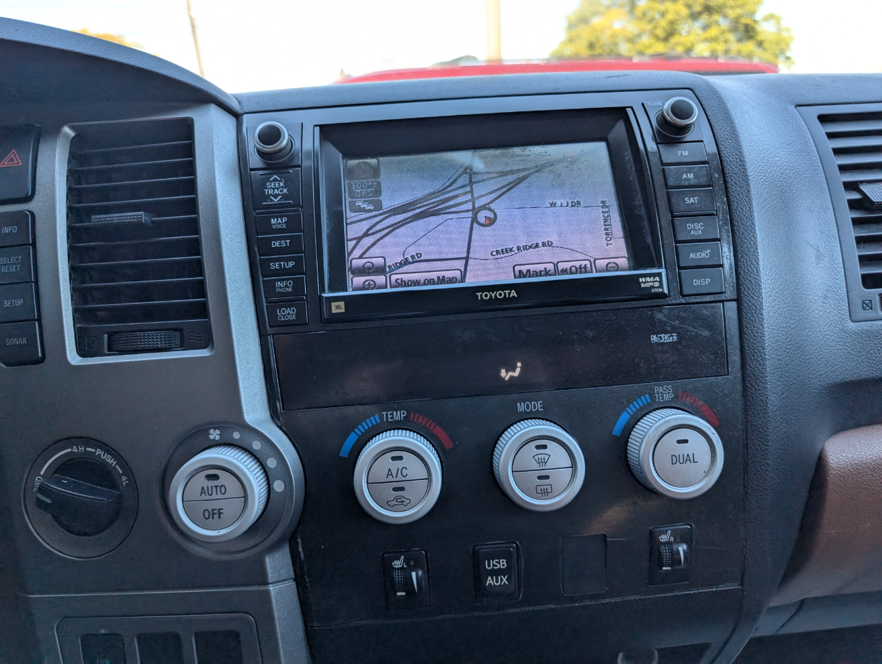 Toyota Tundra Limited CrewMax 4WD 2013 Toyota Tundra Limited CrewMax 4WD 2013