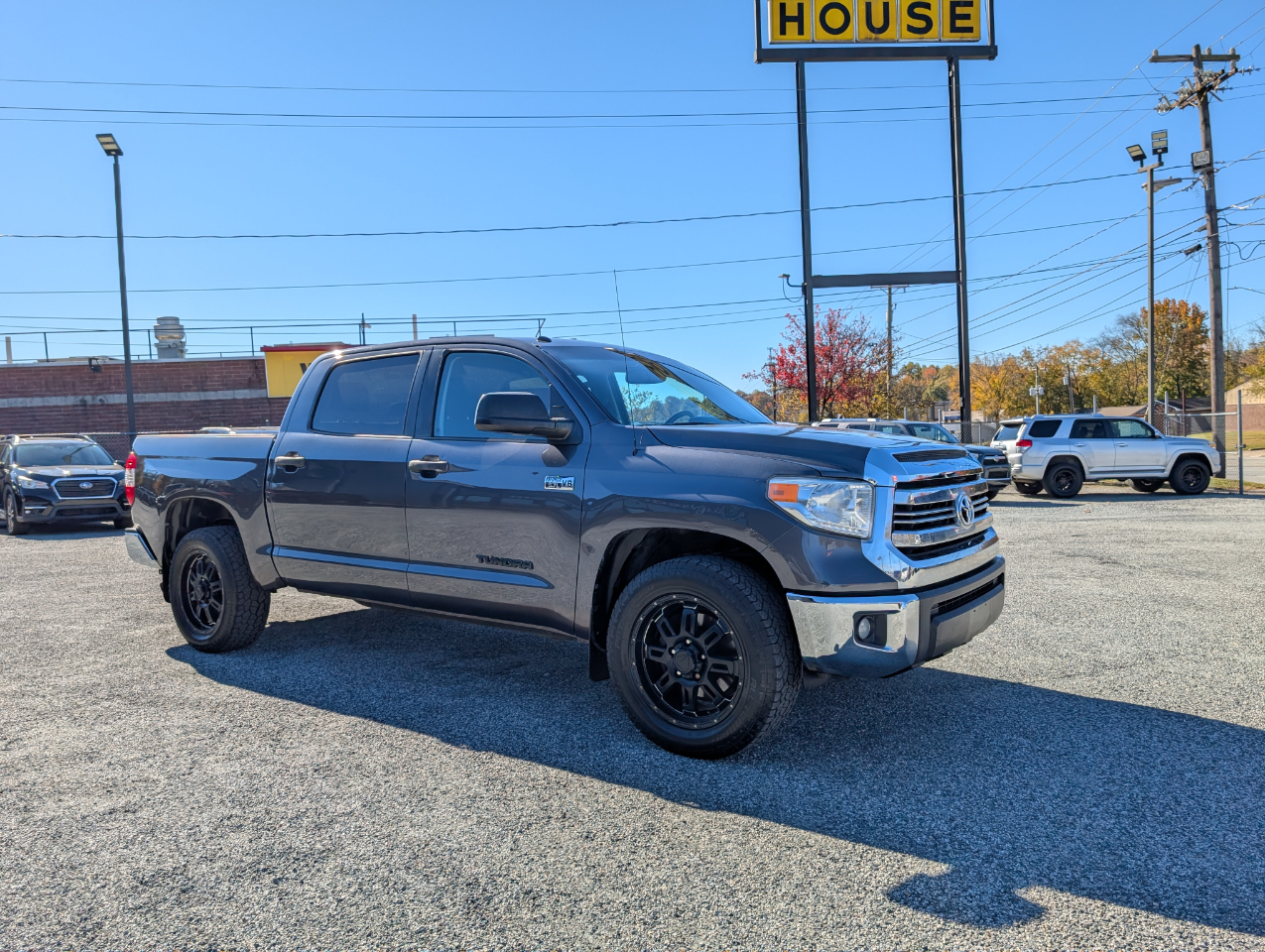 Toyota Tundra  2017