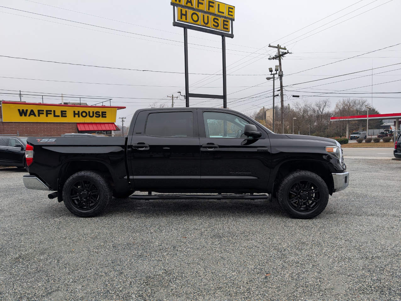 2020 Toyota Tundra SR5 CrewMax photo 3