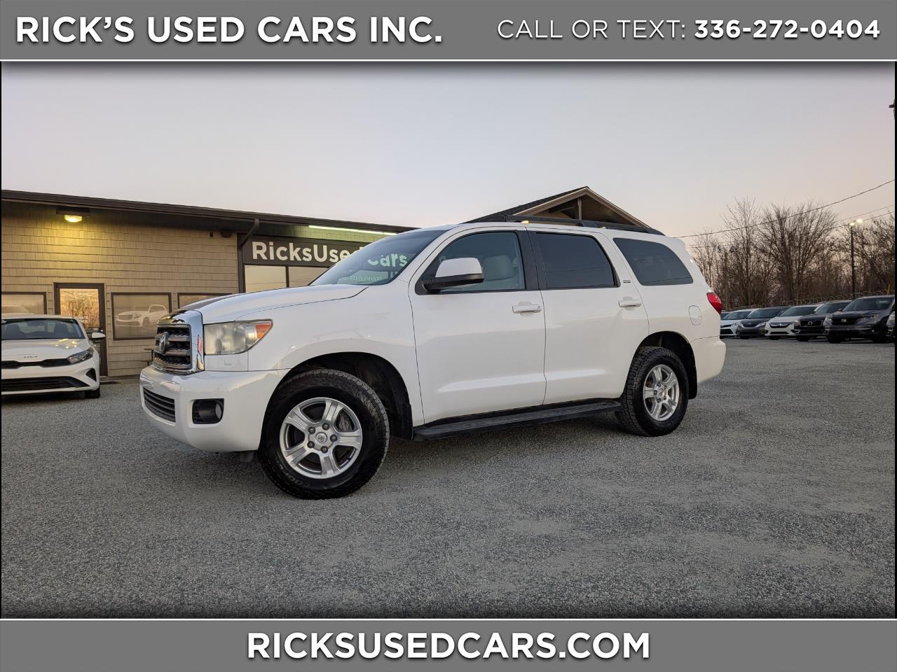 2013 Toyota Sequoia SR5's photo