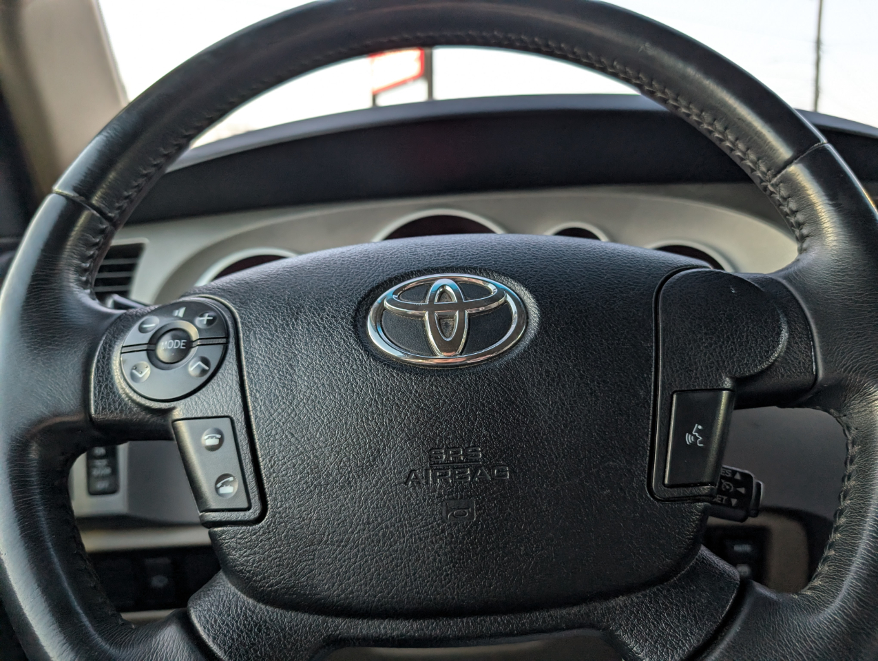 Toyota Sequoia SR5 4WD 2013