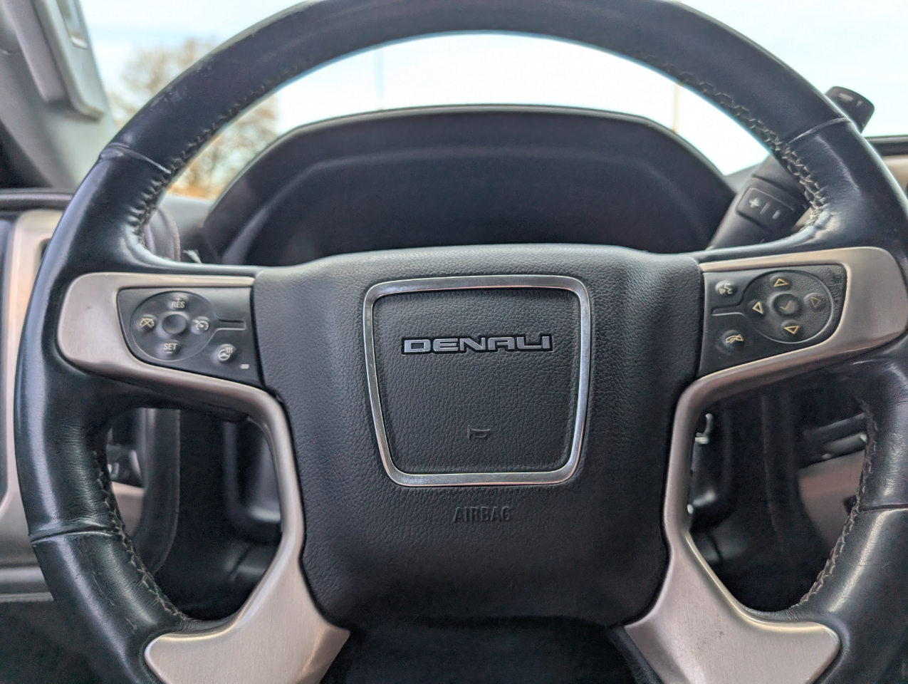 GMC Sierra 2500HD Denali Crew Cab 4WD 2015