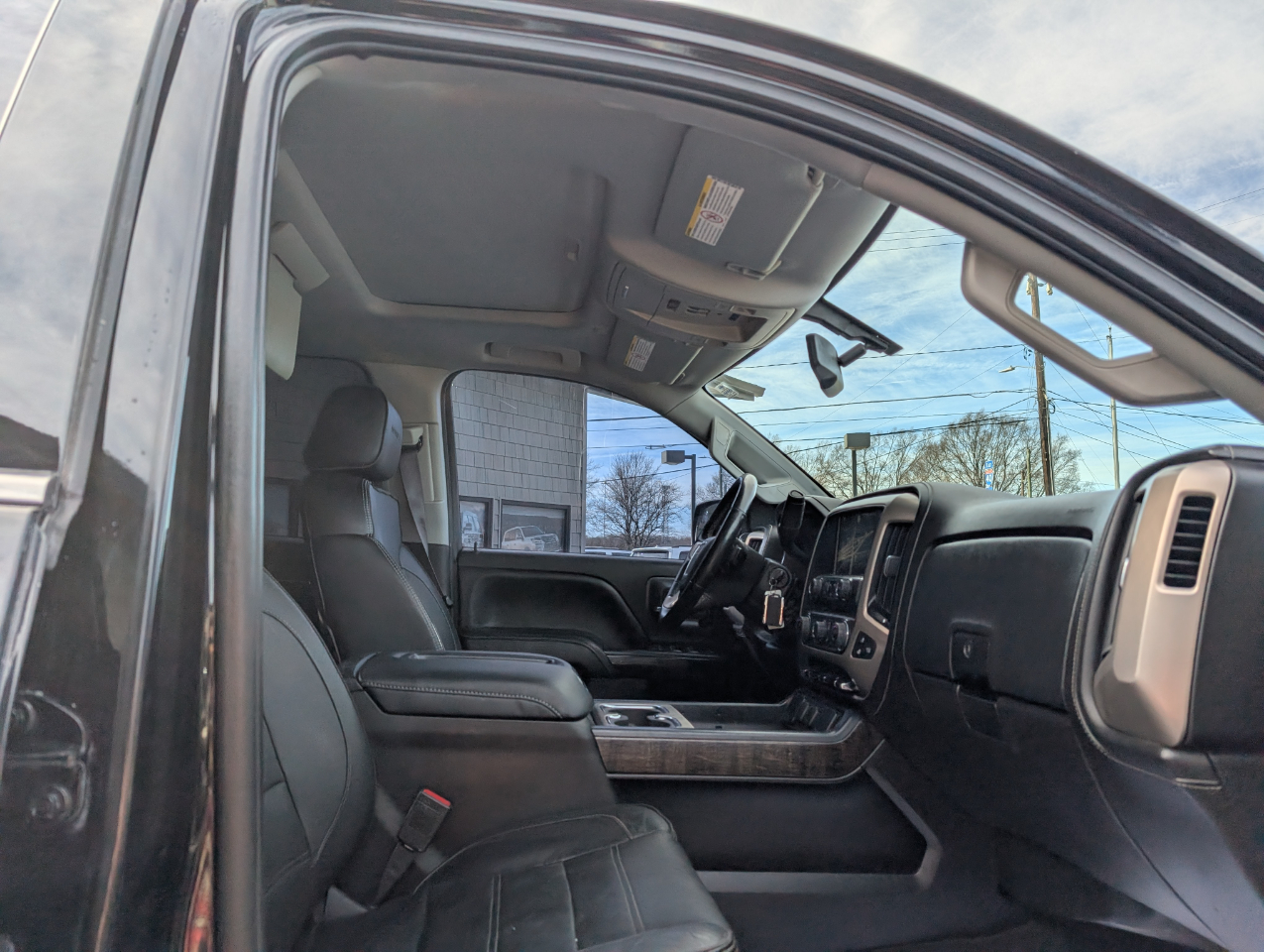 GMC Sierra 2500HD Denali Crew Cab 4WD 2015