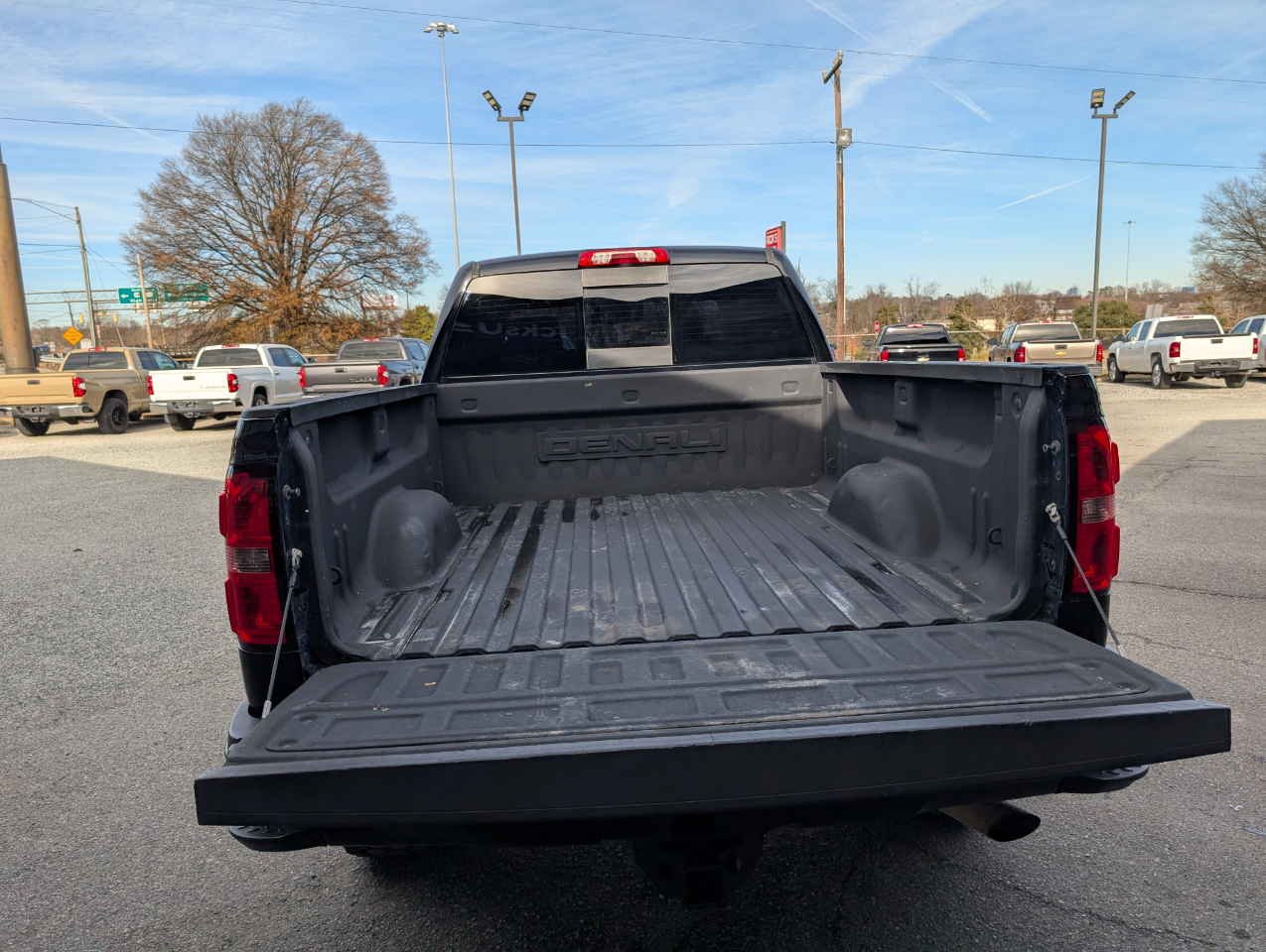 GMC Sierra 2500HD Denali Crew Cab 4WD 2015