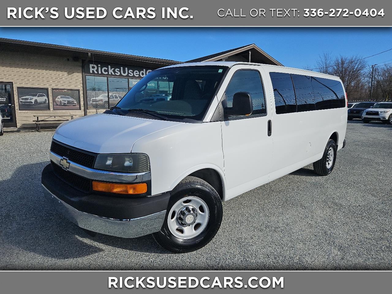 2011 Chevrolet Express Passenger 3500 155" 1LT