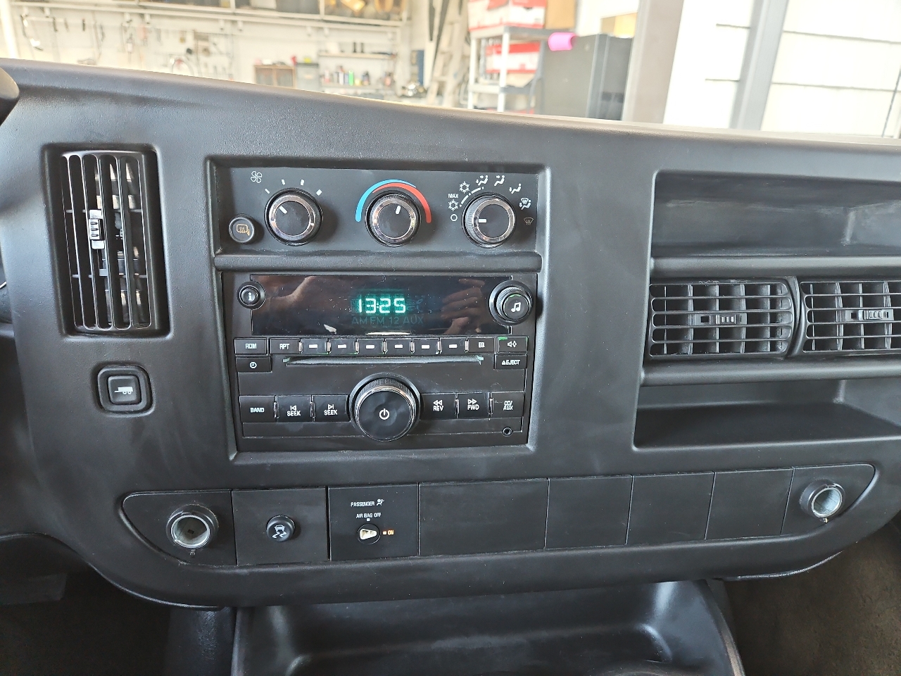 Chevrolet Express Passenger  2011