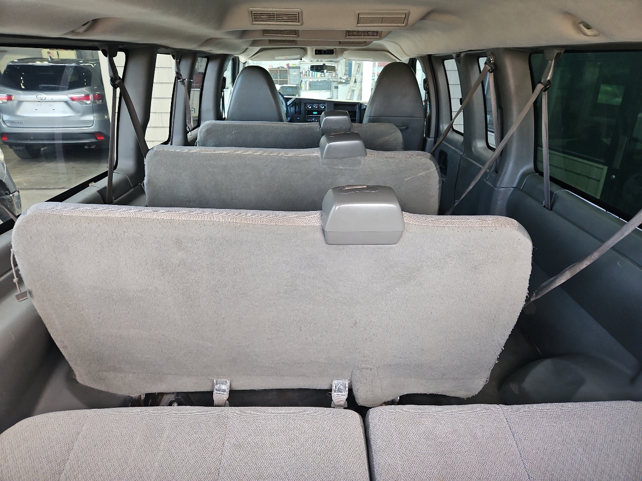 Chevrolet Express Passenger  2011