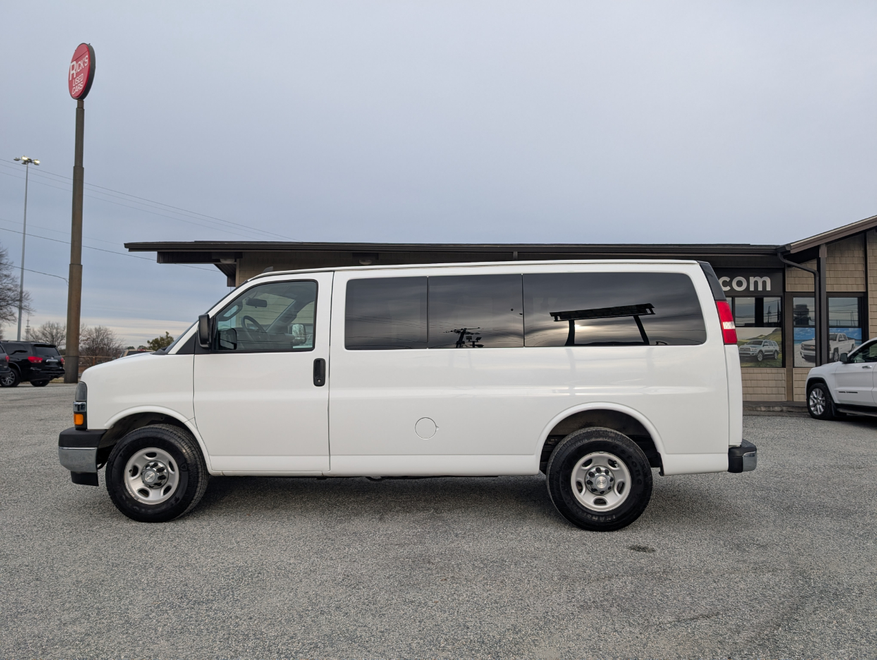 Chevrolet Express Passenger  2017