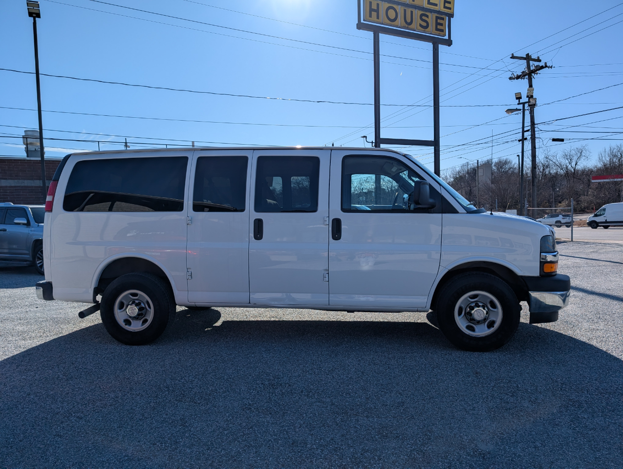 Chevrolet Express Passenger  2017