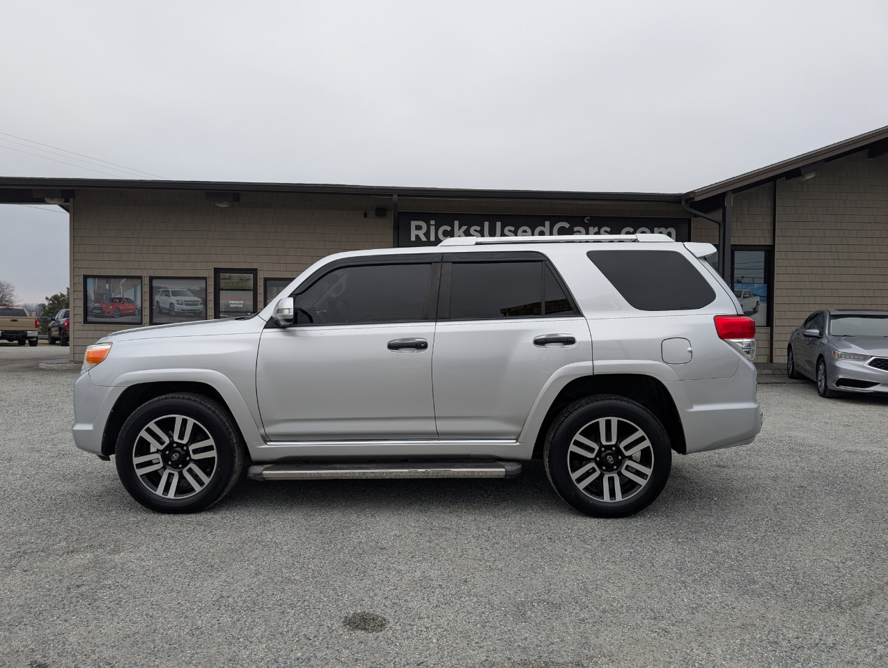 Toyota 4Runner SR5 4WD 2011