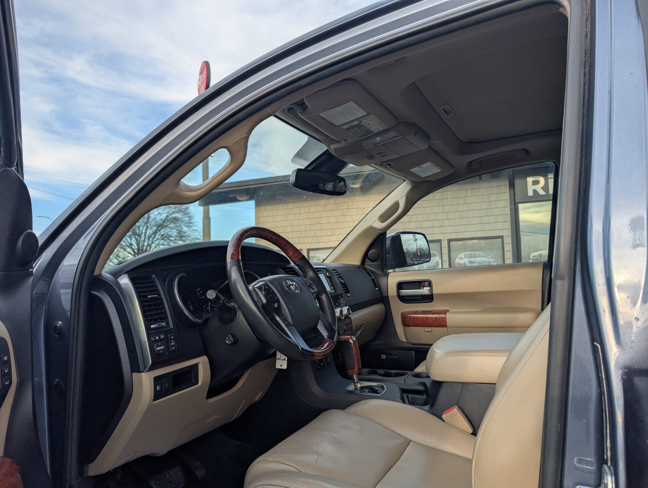 Toyota Sequoia Platinum 4WD 2018