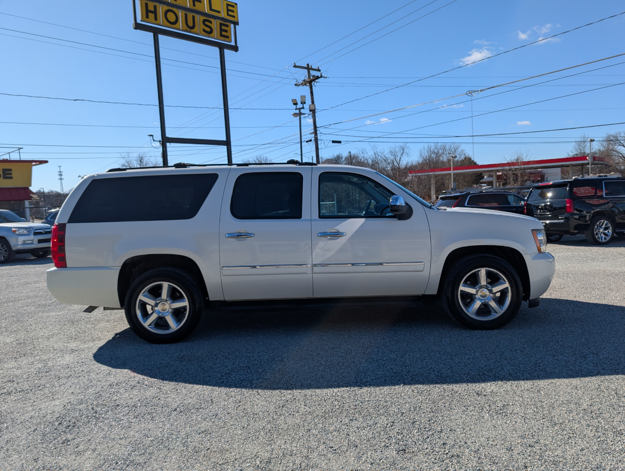 Chevrolet Suburban  2014