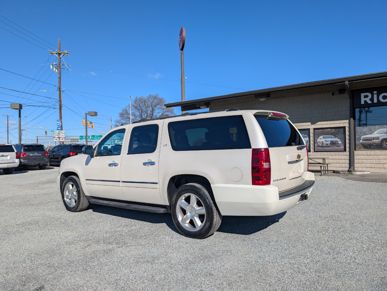 Chevrolet Suburban  2014