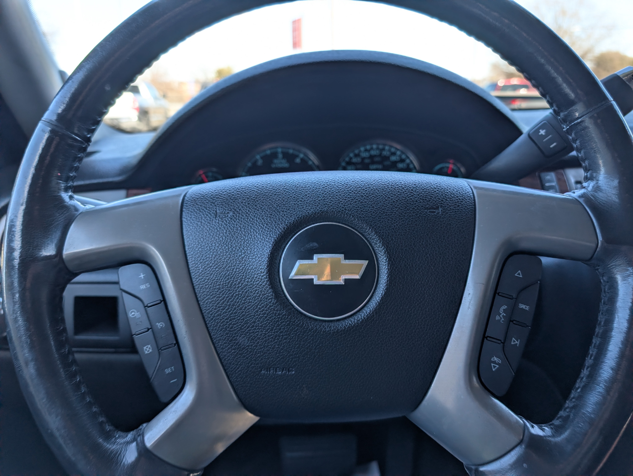 Chevrolet Suburban  2014