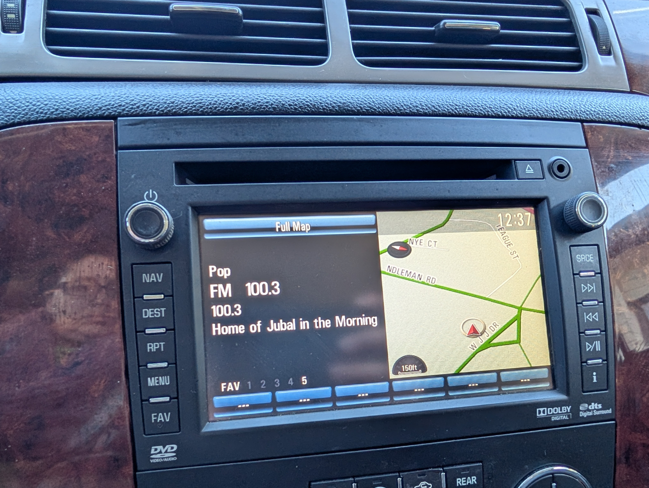 Chevrolet Suburban  2014