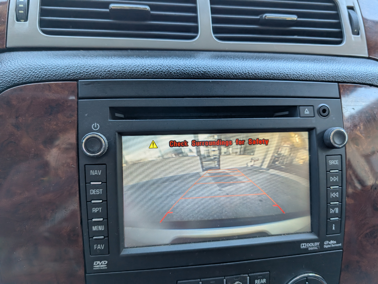 Chevrolet Suburban  2014