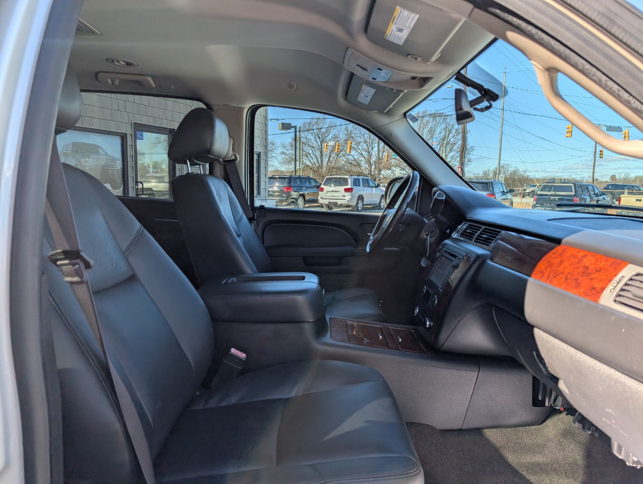 Chevrolet Suburban  2014