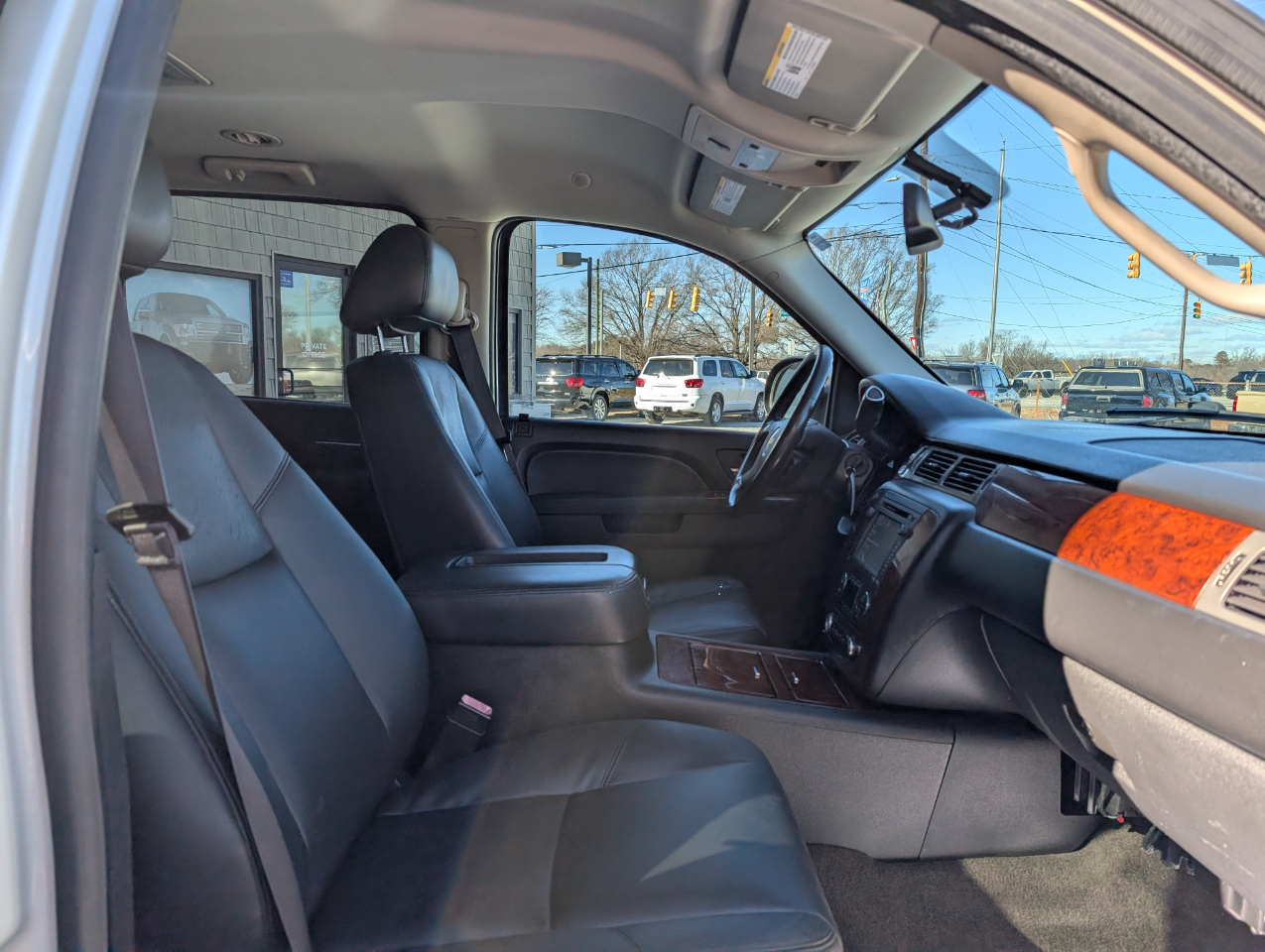 Chevrolet Suburban  2014