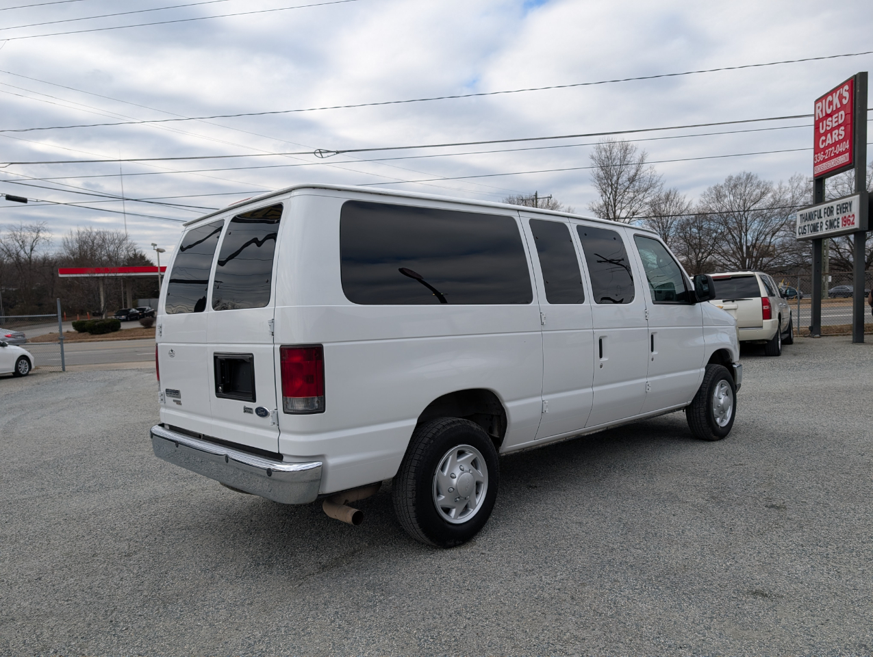Ford Econoline E-350 XLT Super Duty 2011