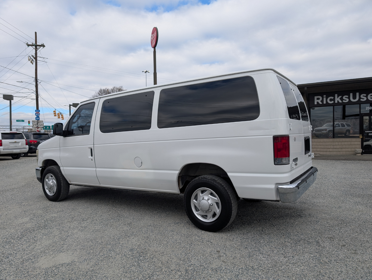Ford Econoline E-350 XLT Super Duty 2011