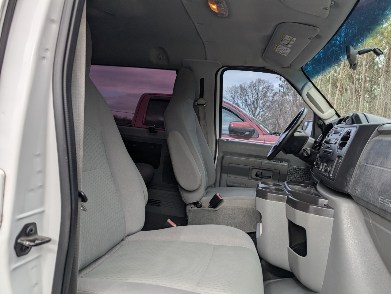 Ford Econoline E-350 XLT Super Duty 2011