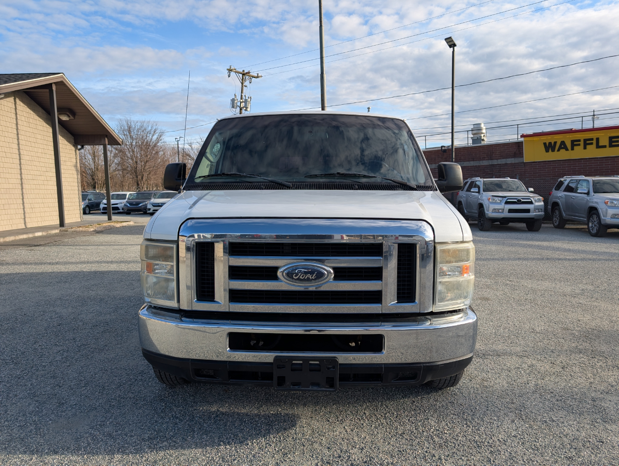 Ford Econoline E-350 XLT Super Duty 2011